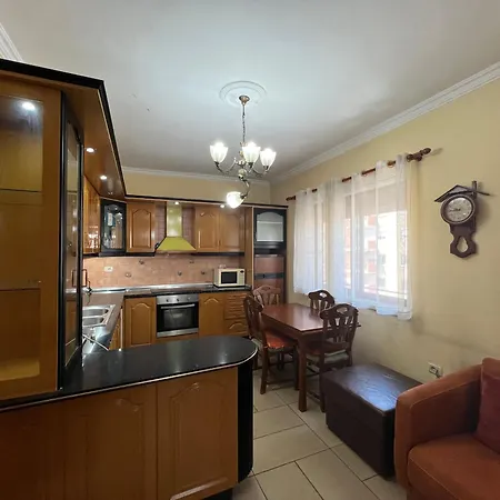 Center 2bedrooms * 티라나